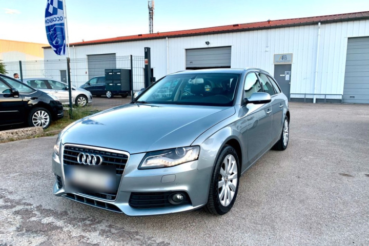 AUDI A4 AVANT