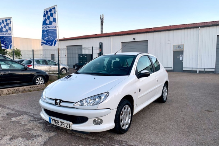 PEUGEOT 206