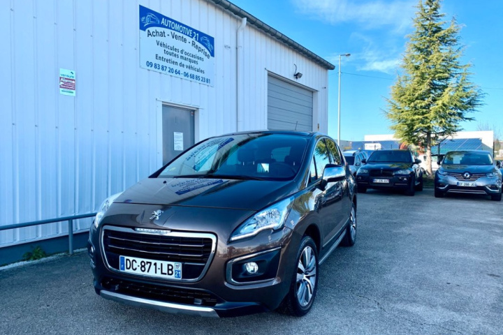 PEUGEOT 3008