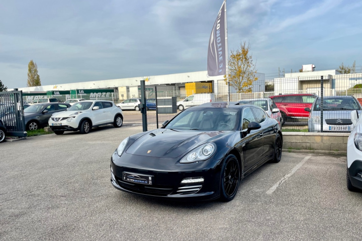 PORSCHE PANAMERA