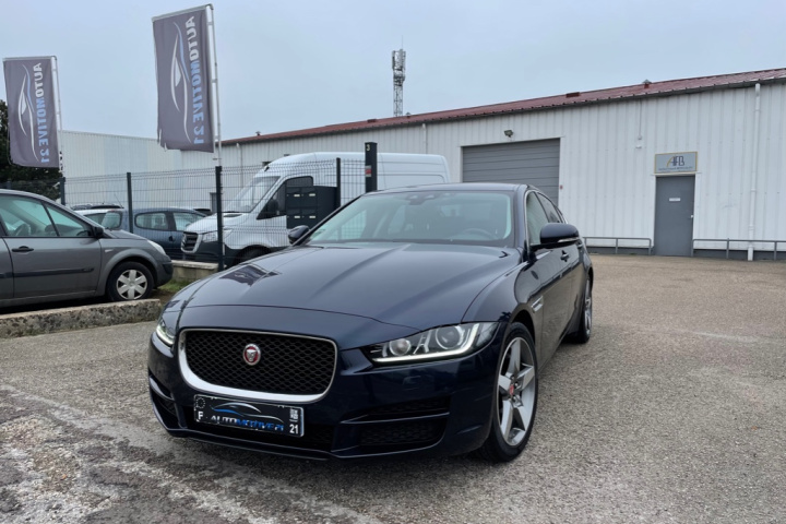 JAGUAR XE