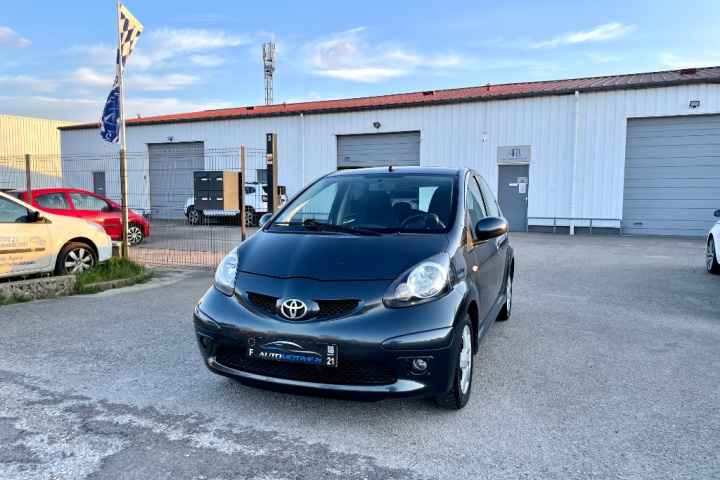 TOYOTA AYGO