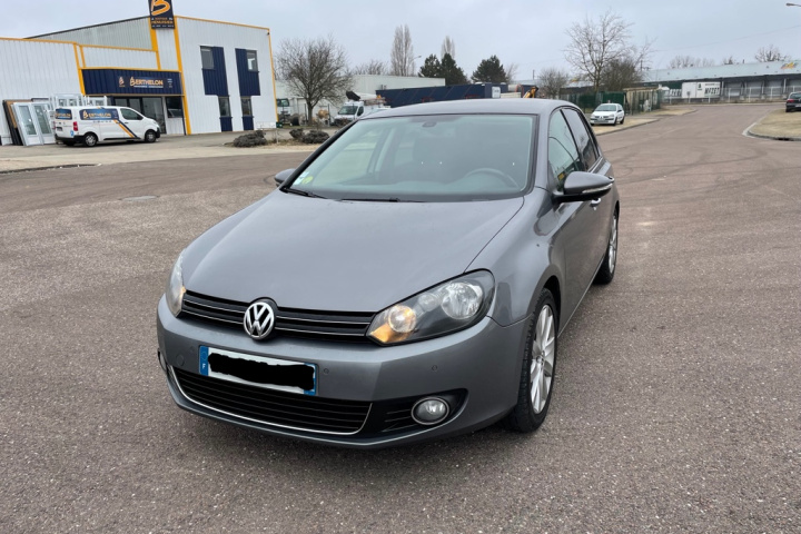 VOLKSWAGEN GOLF