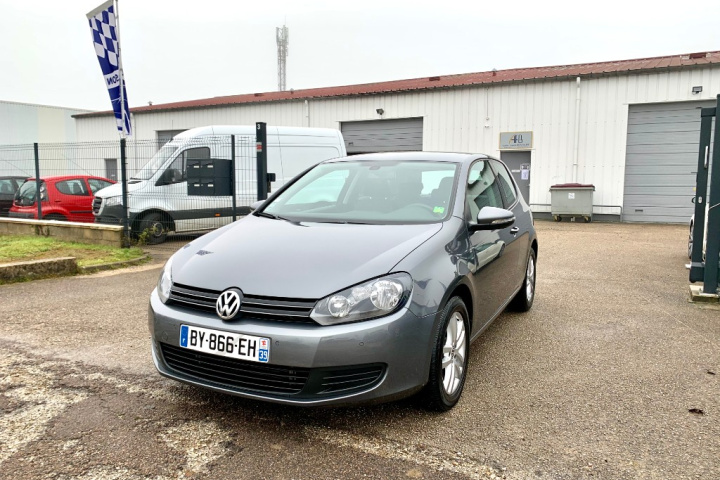 VOLKSWAGEN GOLF