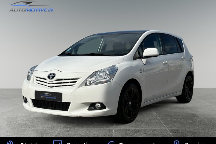 TOYOTA VERSO