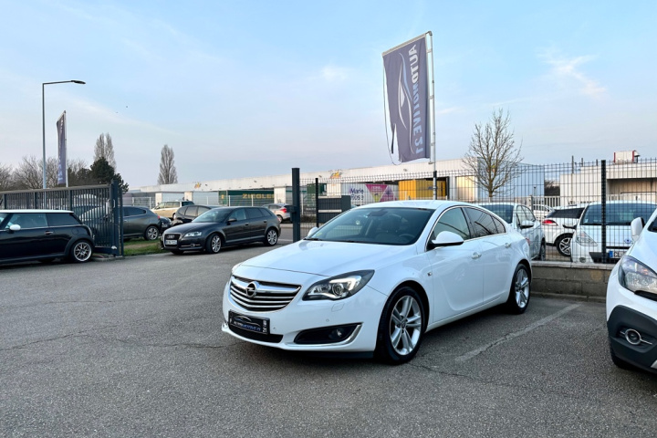 OPEL INSIGNIA