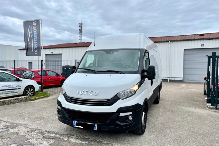 IVECO DAILY FOURGON