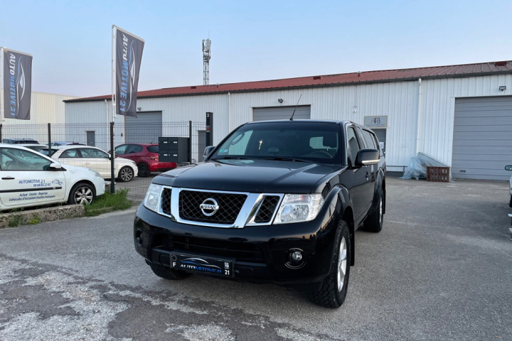 NISSAN NAVARA