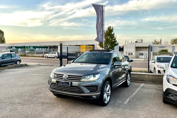 VOLKSWAGEN TOUAREG