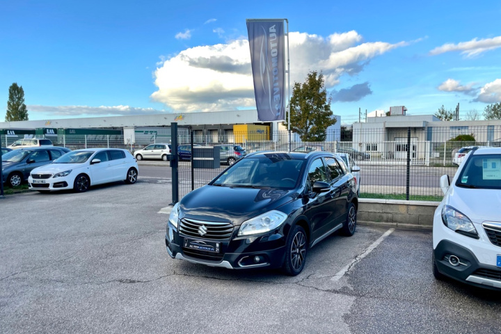 SUZUKI S-CROSS