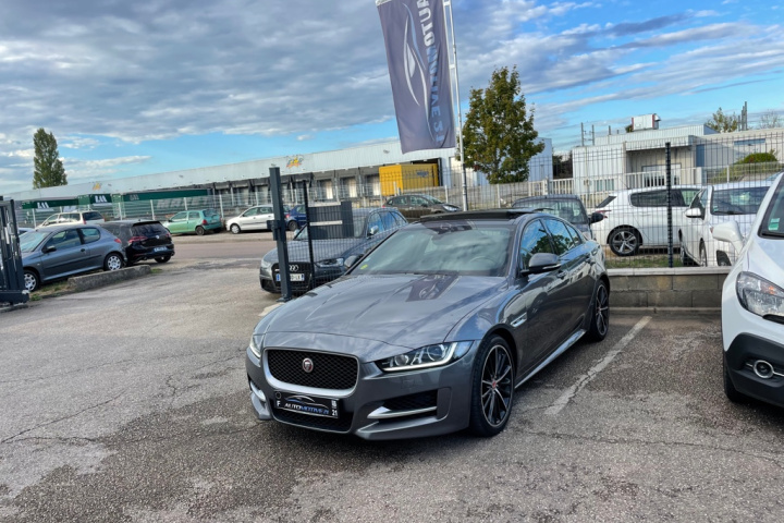 JAGUAR XE